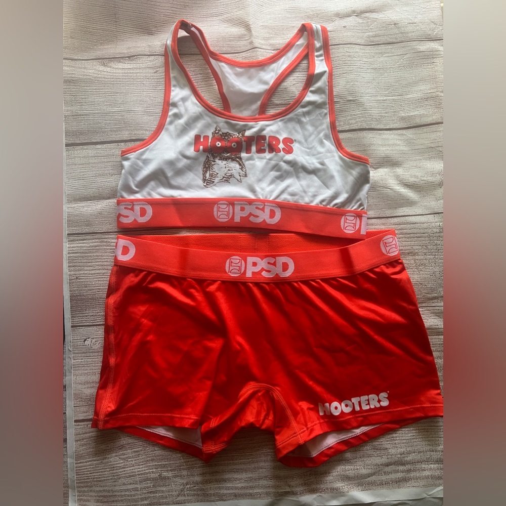 PSD hooters set